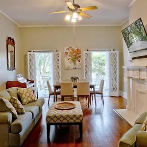 Comfortable Escape In Historic Downtown 4*, Savannah United States